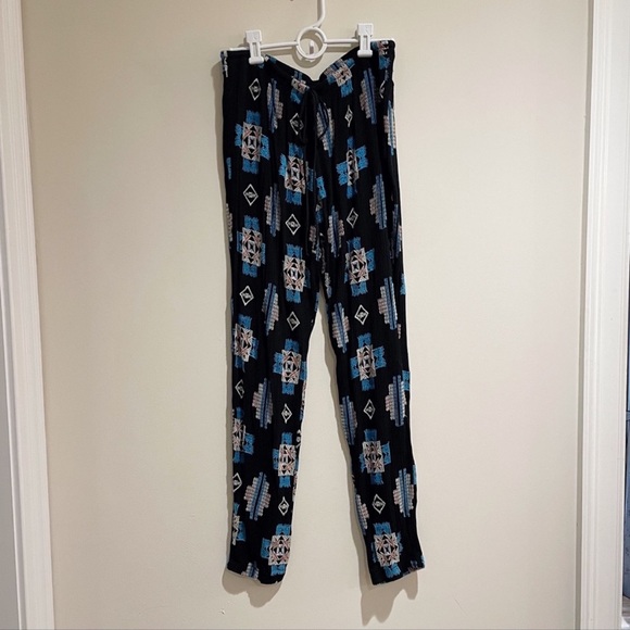 Lucy Love Joshua Tree Black Embroidered Pants - Picture 5 of 10